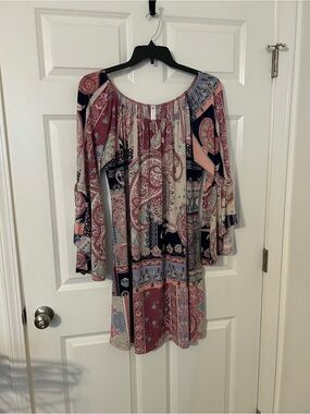 Paisley Off-Shoulder Long Sleeve Dress in Mauve Pink